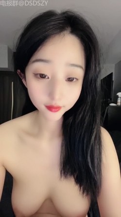 【初恋情人系女神】某航空大学女大学妹「航空菲菲」合集，露脸高跟情趣丝袜，极品美臀，假屌坐插式自慰 截图6