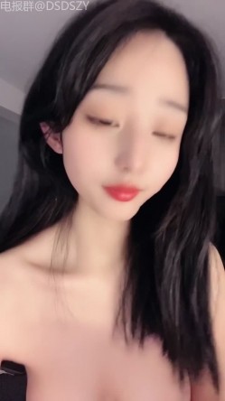 【初恋情人系女神】某航空大学女大学妹「航空菲菲」合集，露脸高跟情趣丝袜，极品美臀，假屌坐插式自慰 截图11
