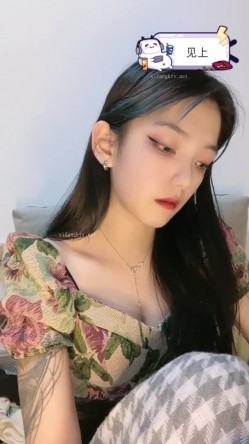 B站反差福利姬【黑丝小妈】直播双视角 私拍福利 截图2
