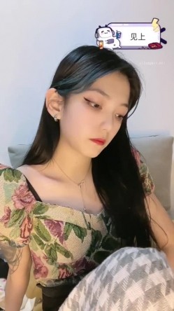 B站反差福利姬【黑丝小妈】直播双视角 私拍福利 截图14