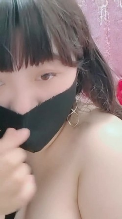 【夜袭少妇】G奶少妇! 巨乳肥臀 丝袜掰穴自慰 无套狂干 截图5