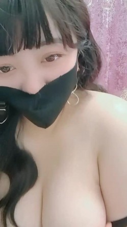 【夜袭少妇】G奶少妇! 巨乳肥臀 丝袜掰穴自慰 无套狂干 截图7
