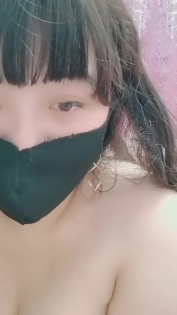 【夜袭少妇】G奶少妇! 巨乳肥臀 丝袜掰穴自慰 无套狂干 截图9
