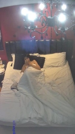 酒店稀有房偷拍 ️黑丝女仆装美女被男友操到瘫软在床上呻吟刺激 截图4