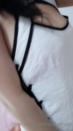 国产清纯美足M小母狗「BlackCatluna」OF露脸私拍 反差婊欲求不满自慰足交性爱多人啪啪 截图2
