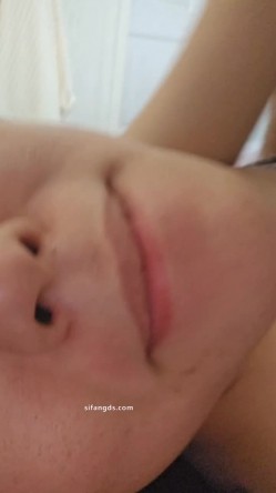 顶级淫妻博主，【曼曼奇】老婆露脸，露出，调教，多P，酒店深夜露出，马路景区，玩得超刺激 截图4