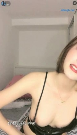 【女神福利】超高颜值豪乳美女露脸直播揉奶雪白大胸令人垂涎三尺 大黑牛自慰淫声四溅娇哼不断 截图2