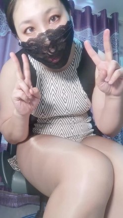 反差女教师，因为老公不行，勾搭学生干出格的事情，被大鸡巴干出了高潮脸！ 截图16