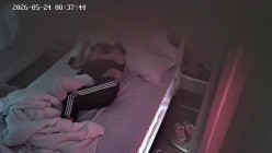 年轻小情侣开房温存 抱在一起接吻温存 扣穴 接着女上位搞完就一起睡了 截图10