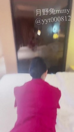 富豪包养极品空姐尤物「月野兔mmy」全量推特资源 肛交、3P、献妻、野外露出、车震 截图4