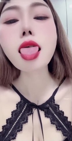 快手主播【内蒙糖宝】新番无内丝定制裸舞 ️顶B舞福利起飞 截图7