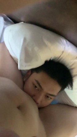 【精品泄密】淫荡母狗巨乳眼镜妹Julz跟男友打炮完整版 截图14