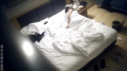 酒店偷拍 高冷反差婊圣诞跨年被男友操无毛二天二夜 截图4