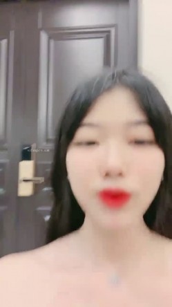 核弹！高人气裸舞女神~20小时~【阿楚】全新姿势~撸点极高~ 女神终于尺度大开~！揉穴自慰，长腿美臀，绝~！！ 截图11