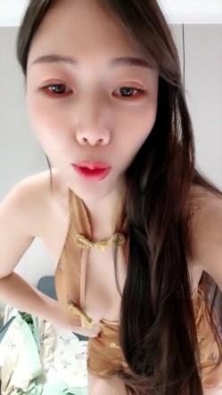 前凸后翘温柔长发姐姐【晚儿要早睡】下海福利，无懈可击，喷血诱惑，撸管佳品 截图1