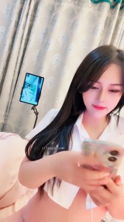 明星颜值新人绿播女神百开小雪下海 最终还是抵不过榜上大哥的金钱诱惑约见线下酒店啪啪连小菊花都被玩了 截图1