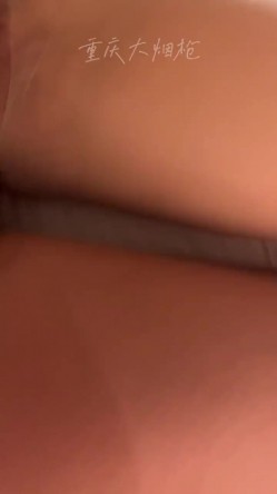 推特优质超强调教大佬【Big烟枪】神作3P群P女女百合一字马大量潮喷露脸各种刺激调教 截图12