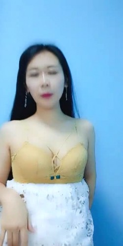 朴妍熙！逼里塞性药！药效太猛！勾引亲表哥啪啪，大叼狂插表哥都不放过，口爆，看着就精彩刺激全程露脸 截图1