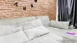 【你的淫荡姨妈】泰国轻熟人妻型巨乳网黄御姐「Muaymyb」露脸大尺度私拍 风骚露出男女通吃多穴满足 截图10