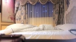 【大宝寻花探会所】，19岁清纯学生妹，苗条可人，超近镜头，后入啪啪娇弱身躯，撸管佳作不可错过 截图3