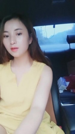 颜值不错少妇户外车震双人啪啪 口交后座骑乘抽插自摸逼逼 截图15
