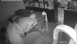 黑客破解理发店监控偷拍 ️少妇老板娘给光头佬洗头吹箫直接坐上鸡巴给他泄火 截图11