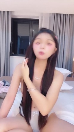 【蜜桃】这个团队真顶又新增2名校花~群P美女如云~爽 截图7