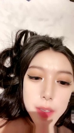 ️人气女神【保时捷车模】姐妹配合无套榨精，骚话不断干出白浆 截图5
