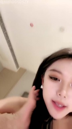 ️人气女神【保时捷车模】姐妹配合无套榨精，骚话不断干出白浆 截图13