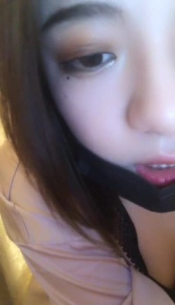 年龄不大丰满大屁股美女主播第四部 逼逼无毛道具双洞齐插呻吟诱惑 截图13