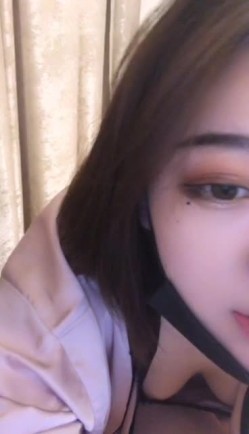 年龄不大丰满大屁股美女主播第四部 逼逼无毛道具双洞齐插呻吟诱惑 截图14