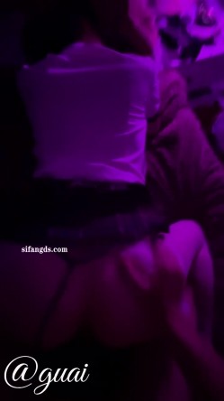 顶级身材高挑大长腿淫荡小姐姐『guai老师』被土豪老板各种蹂躏爆操，肏肿小穴颜射小嘴，被操爽了白浆直流 截图15