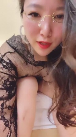 核弹！极品巨臀~20小时~【欧美鹿鹿】疯狂啪啪~干到流白浆~我算是理解大哥们为啥喜欢大屁股了~！ 截图5