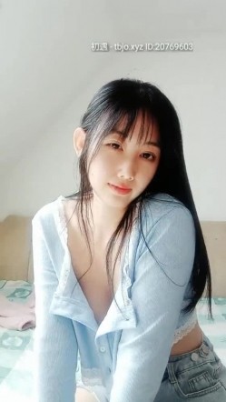 清纯美女主播【援交大学生】胸圆圆，可以约，抖胸叫骚诱惑，乳沟真的好美呀！ 截图3