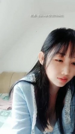 清纯美女主播【援交大学生】胸圆圆，可以约，抖胸叫骚诱惑，乳沟真的好美呀！ 截图8
