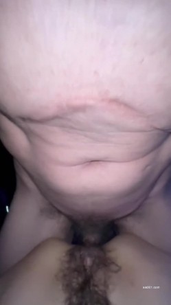 眼镜熟女阿姨吃鸡啪啪 啊啊用力 爱肛交的阿姨老规矩先口再爆老菊花 操的老腿发抖 内射 截图10