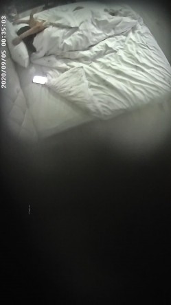 顶部白床合集378V，小姐姐们身材都棒棒滴，大学城附近，学生情侣居多 截图1