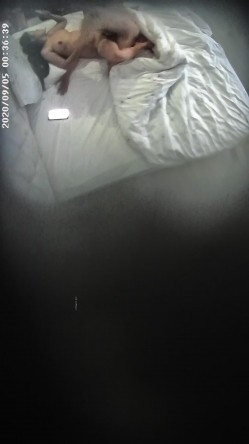 顶部白床合集378V，小姐姐们身材都棒棒滴，大学城附近，学生情侣居多 截图5