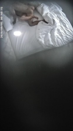 顶部白床合集378V，小姐姐们身材都棒棒滴，大学城附近，学生情侣居多 截图14