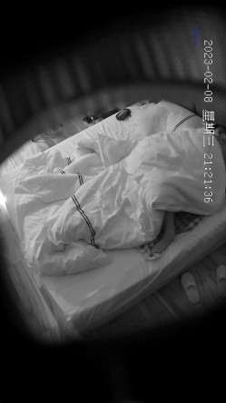 高校附近情趣酒店偷拍 ️学生情侣开房做爱还挺会玩的让妹子穿上蕾丝情趣内衣干 截图1