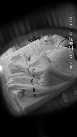 高校附近情趣酒店偷拍 ️学生情侣开房做爱还挺会玩的让妹子穿上蕾丝情趣内衣干 截图3