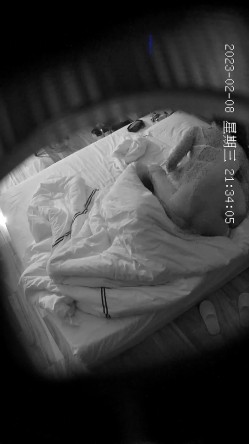 高校附近情趣酒店偷拍 ️学生情侣开房做爱还挺会玩的让妹子穿上蕾丝情趣内衣干 截图6