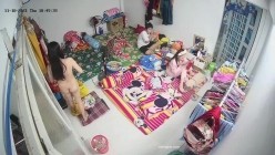 10月最新流出【破解摄像头】 ️监控下的女生宿舍日常洗澡换衣服 截图6