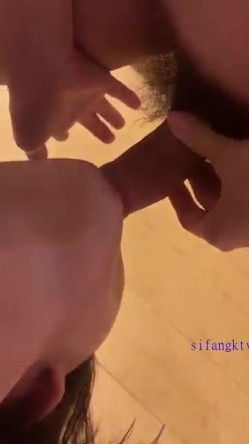 推特露脸气质短发贤惠绿帽人妻【1点睡觉】极度反差一面，户外露出野战与多名单男群P内射 截图15