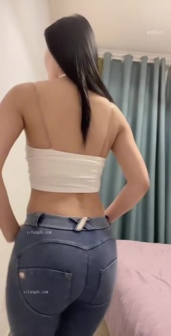 快手颜值靓女【可乐儿】完美身材无赘肉，大尺度掰逼展示，自摸高潮，裸舞诱惑 截图12