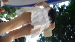 大神空城原创大街尾随抄底手拿房产证的镂空短裙骚妇红色情趣透明骚丁露逼爆毛非常让人鸡动 截图2