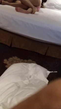 真实绿帽博主，【王军】让老婆陪各个不同单男啪啪，各种特写插穴，太淫乱了 截图3