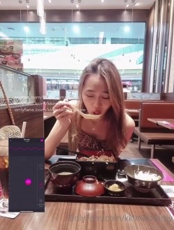 23岁日马混血美少女「Kimmy」OF露脸大尺度性爱私拍 小小年纪户外露出后庭开发潮喷吞精群P真会玩 截图8