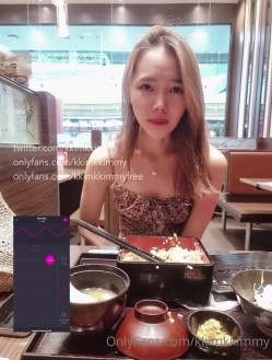 23岁日马混血美少女「Kimmy」OF露脸大尺度性爱私拍 小小年纪户外露出后庭开发潮喷吞精群P真会玩 截图16