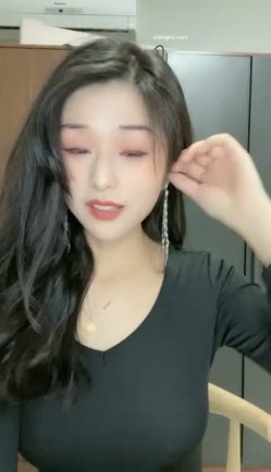 【新人绿播女神下海 七月】明星级颜值一流 骚舞酸奶浴突破尺度~非常带劲奈斯！ 截图3